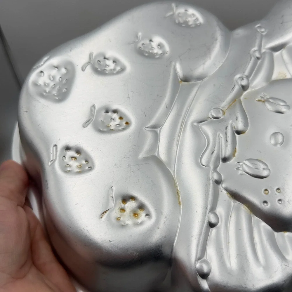 Vintage 1980 Wilton Strawberry Shortcake Cake Pan Silver Aluminum 502-3835
